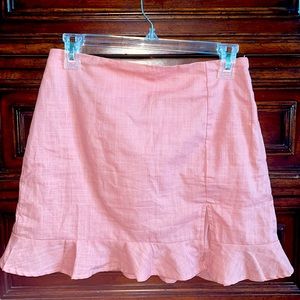 Ruffle hem skirt with slit